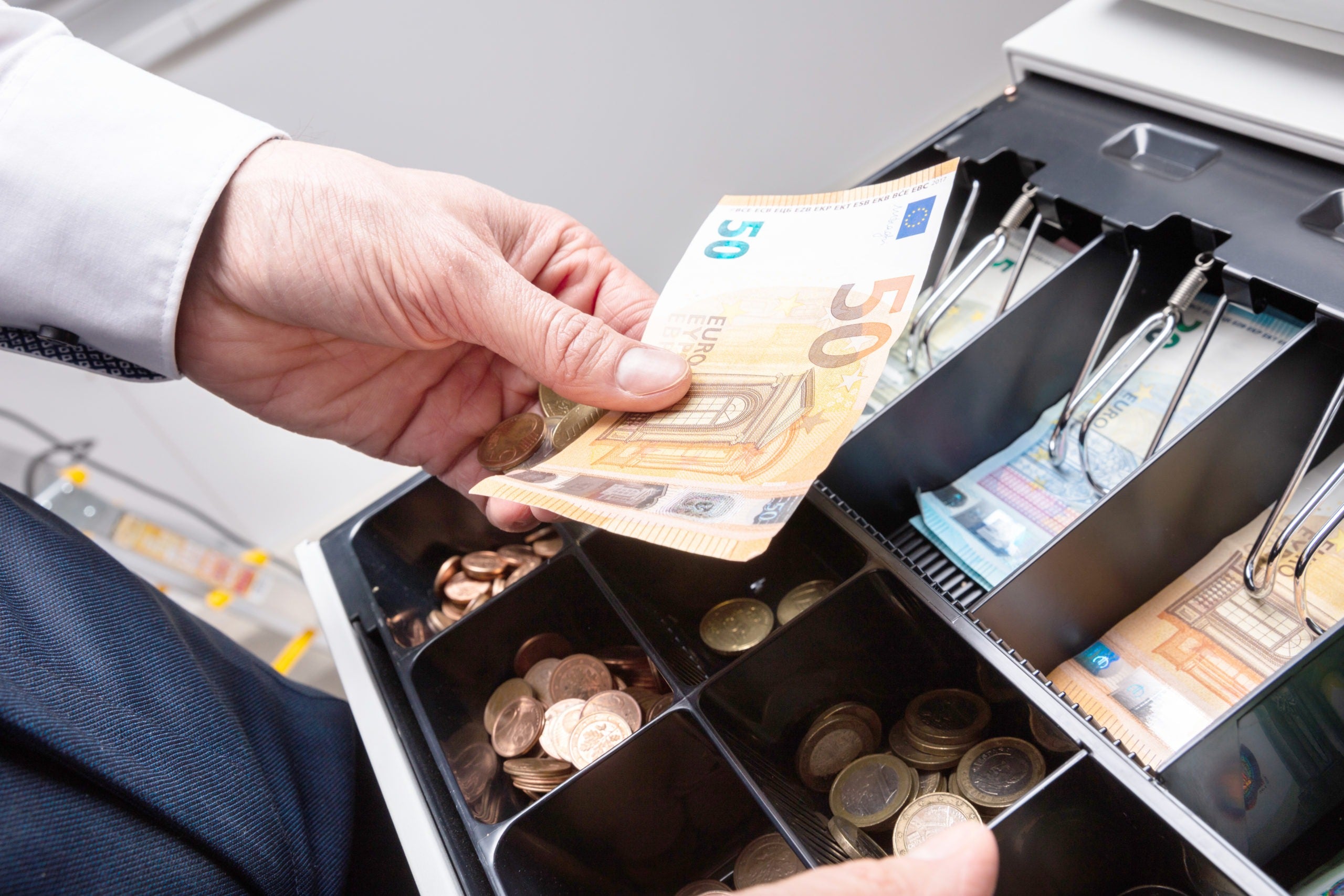 Sécurisation des recettes et des fonds de caisse pour le secteur du commerce organisé.